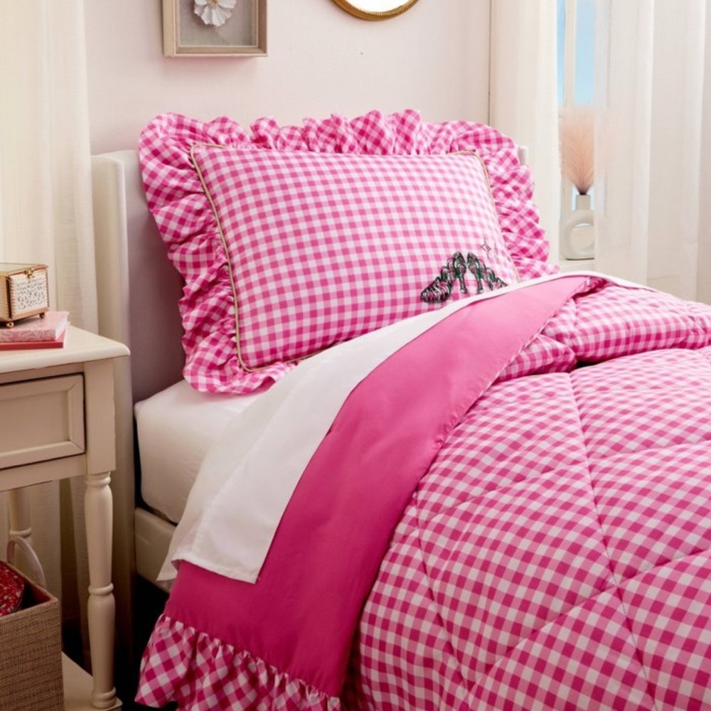 Katie K  WICKED Twin Comforter & Sham Set,100% Polyester,NWT